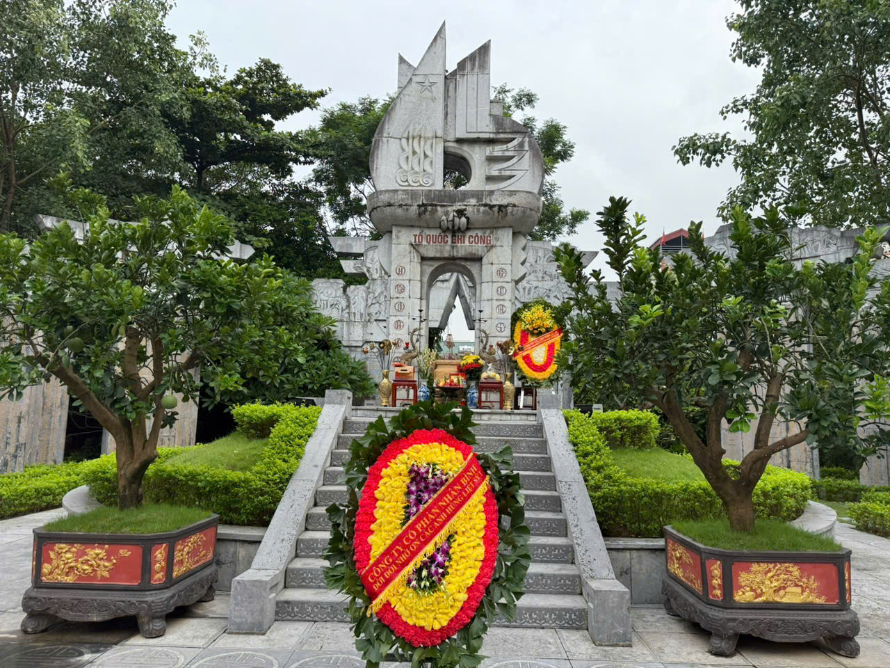 CÔNG TY CỔ PHẦN NHÂN BÌNH DÂNG HƯƠNG TƯỞNG NIỆM CÁC ANH HÙNG LIỆT SỸ NHÂN DỊP KỶ NIỆM 78 NĂM NGÀY THƯƠNG BINH LIỆT SỸ